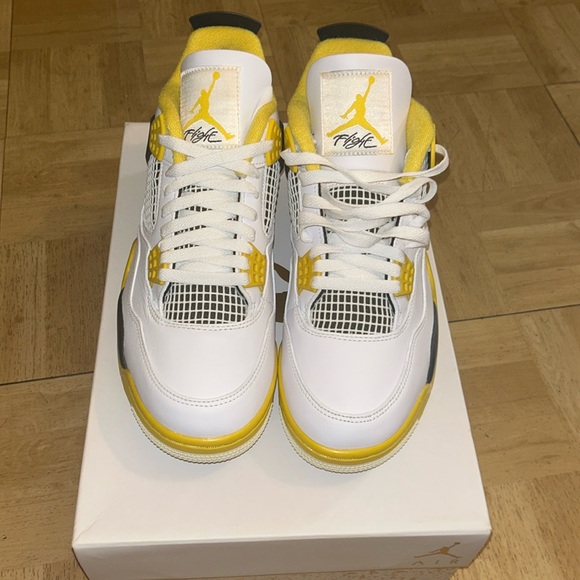 Jordan 4 “Vivid Sulfur - Picture 1 of 6